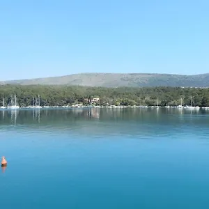 https://apartment-quiet-getaway.in-istria.net